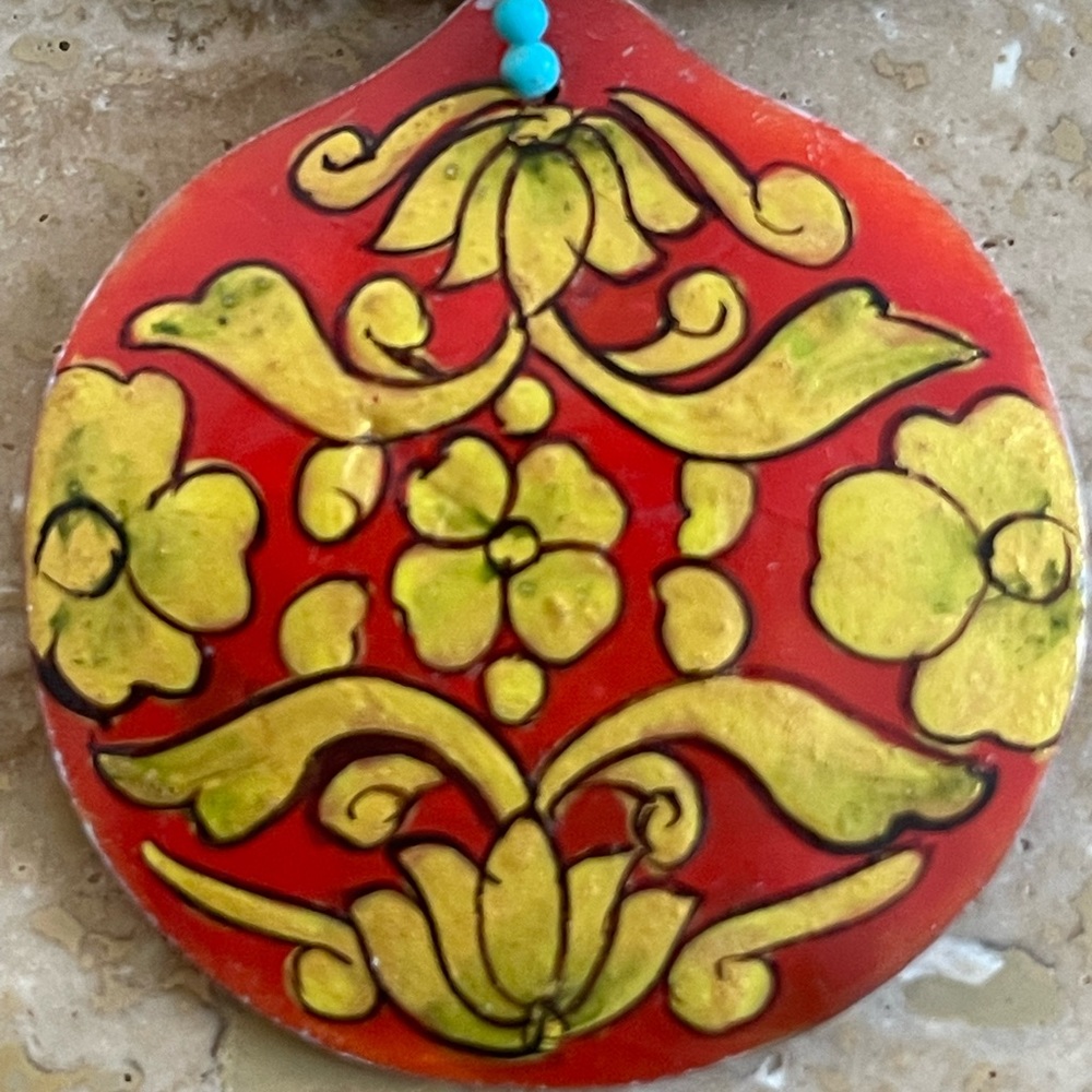 Chang Luu vintage hand painted shell necklace